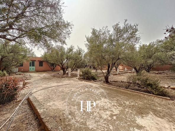 Vente-immobilière-Villa-avec-grand-terrain-Gros-potentiell-Marrakech-20